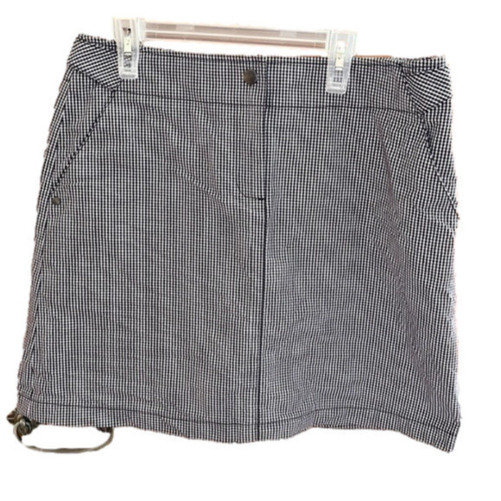 Cutter and Buck Women’s blue and white skort size US 6 preloved.